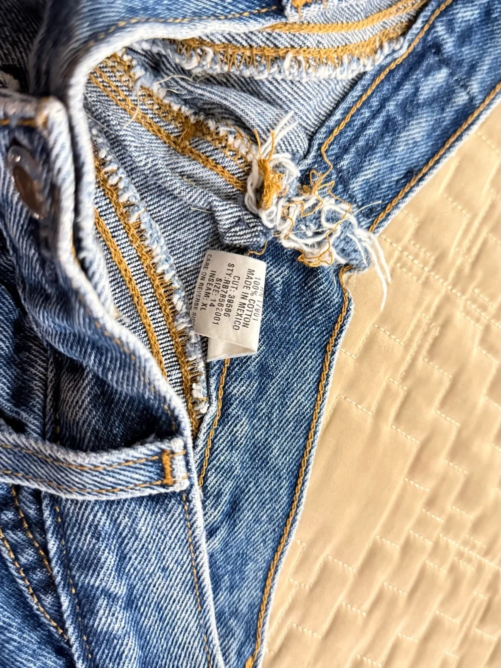 Rocky Mountain Woman’s Blue Jeans 24x27 High Rise Vintage